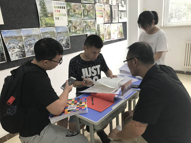 郑州画室-笑笑美术兵团报考指南讲座