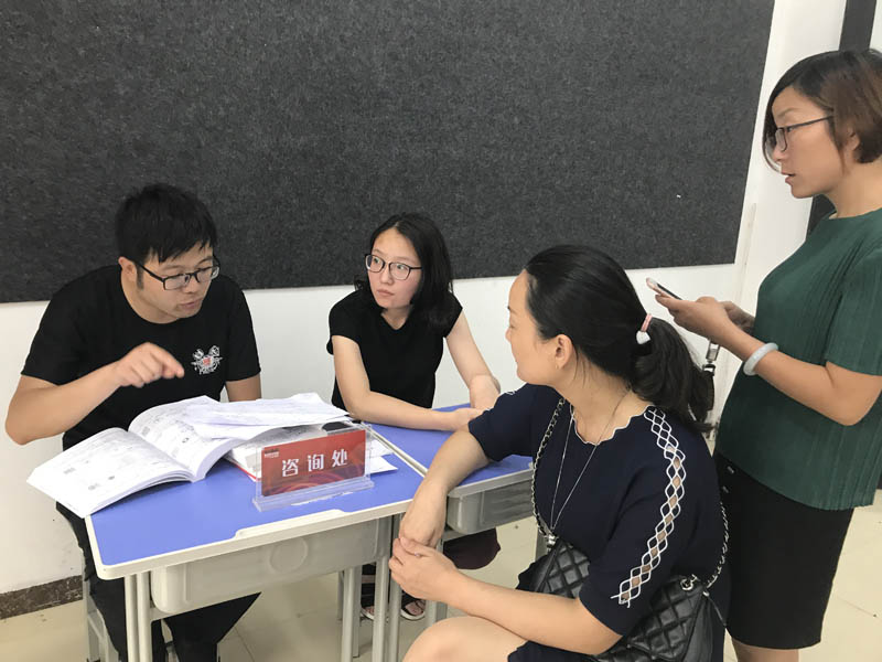 郑州画室-笑笑美术兵团报考指南讲座