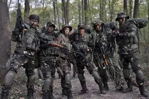 速写考题 速写考题