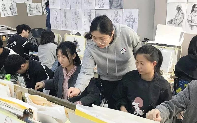 郑州美术培训画室五一活动14