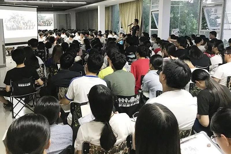 郑州美术培训画室五一活动12