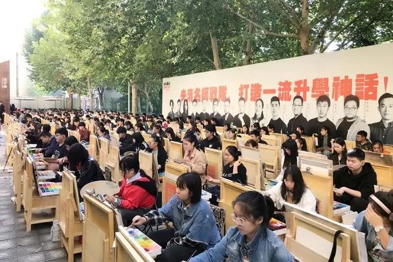 郑州美术培训画室五一活动13