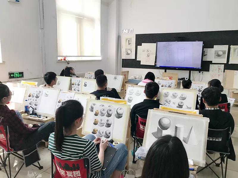 2019郑州笑笑画室母亲节15