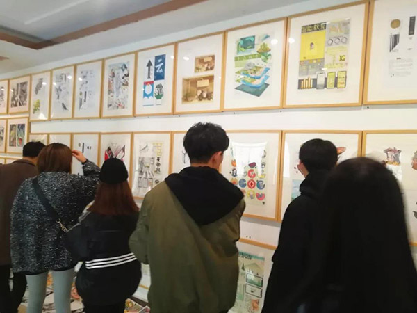 郑州笑笑画室精品校区感恩节画展2