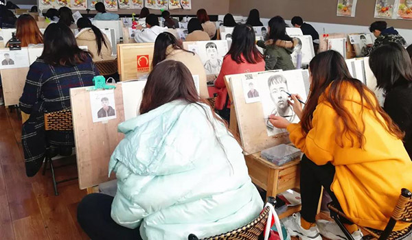 郑州笑笑画室美术专升本_天气骤然变冷，有一份暖心“小礼物”等待你的领取1