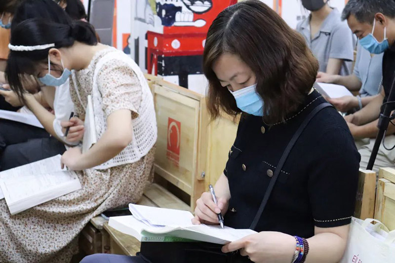 郑州画室笑笑美术兵团美术高考志愿填报往年活动现场 郑州画室笑笑美术兵团美术高考志愿填报往年活动现场