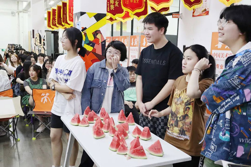 吃瓜比赛