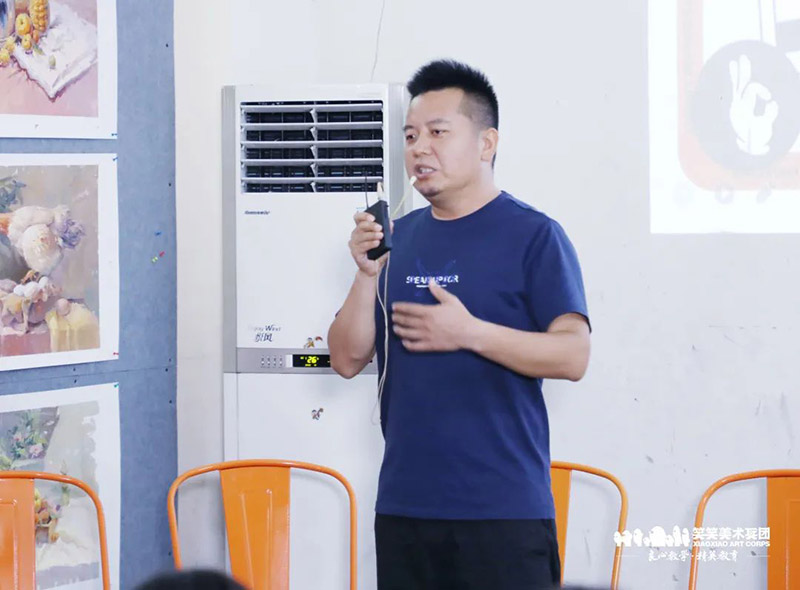 笑笑美术兵团赵春笑校长 笑笑美术兵团赵春笑校长