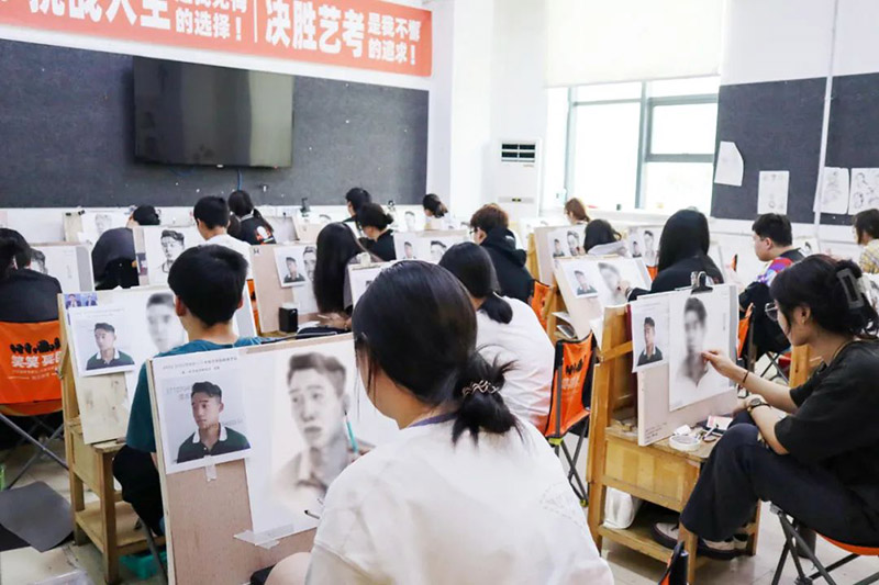 郑州笑笑画室2023届河南美术第一次全真质检考试